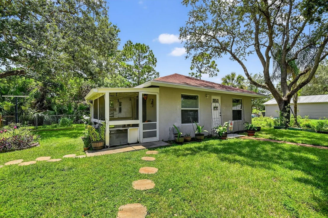 Photo of 3108 Custer Avenue