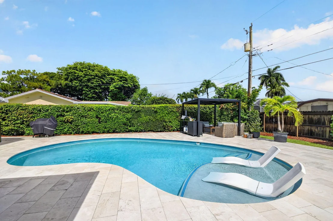 Photo of 110 W Coconut Drive