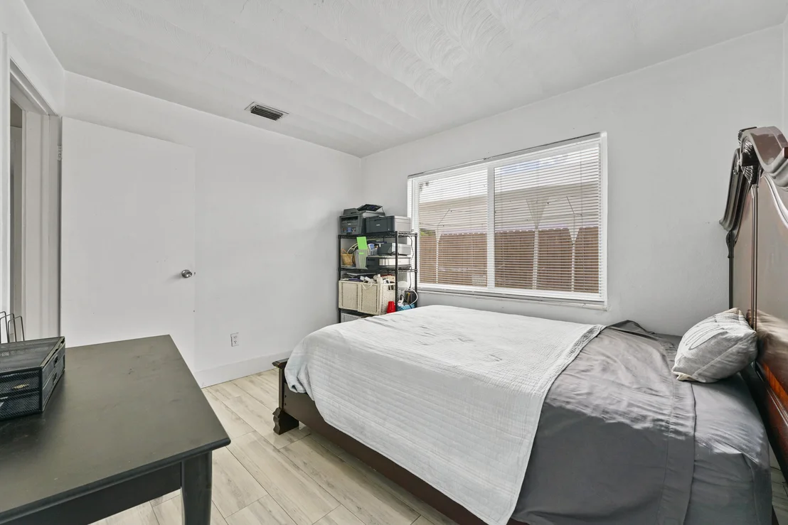 Photo of 2541 NE 7th Terrace