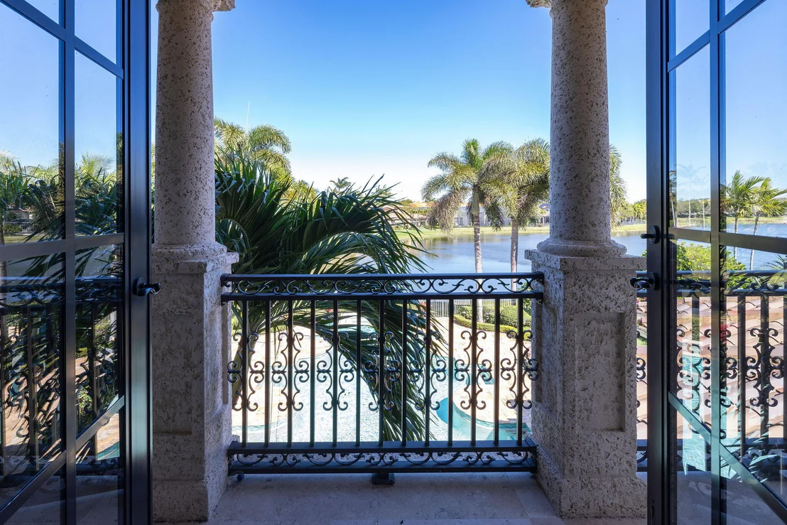 Photo of 9253 Este Lago Drive