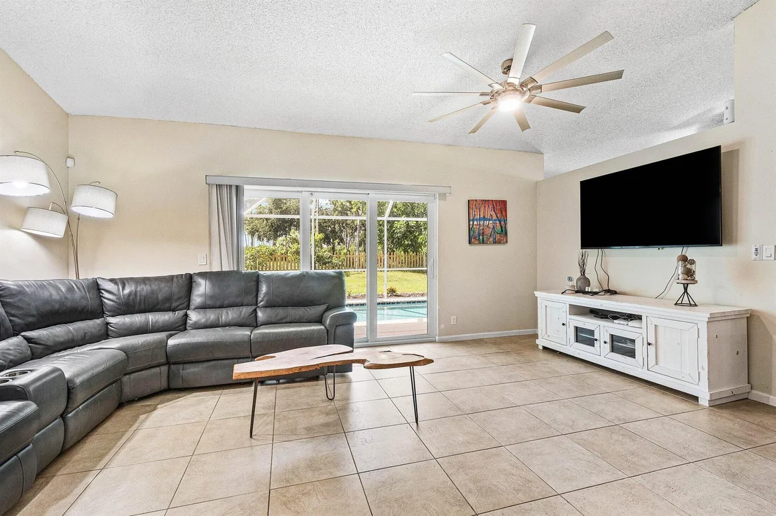 Photo of 5155 Rosen Boulevard