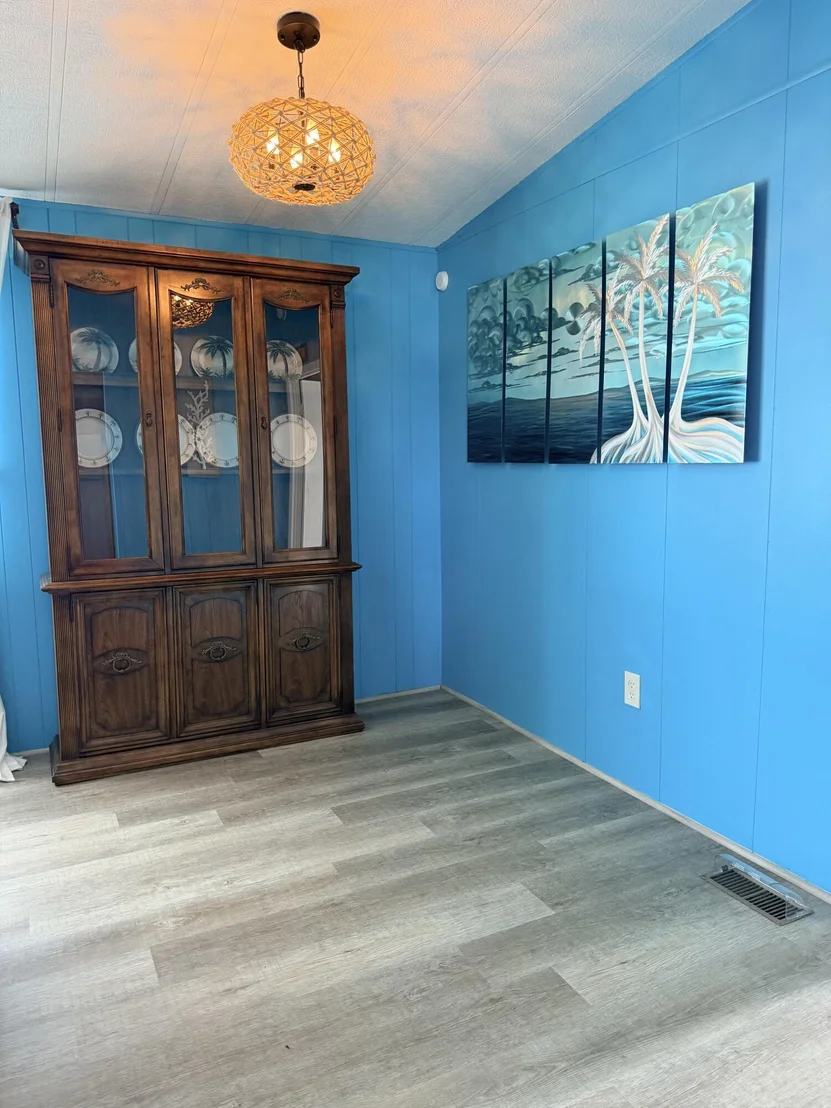 Photo of 2301 SE 33RD Street