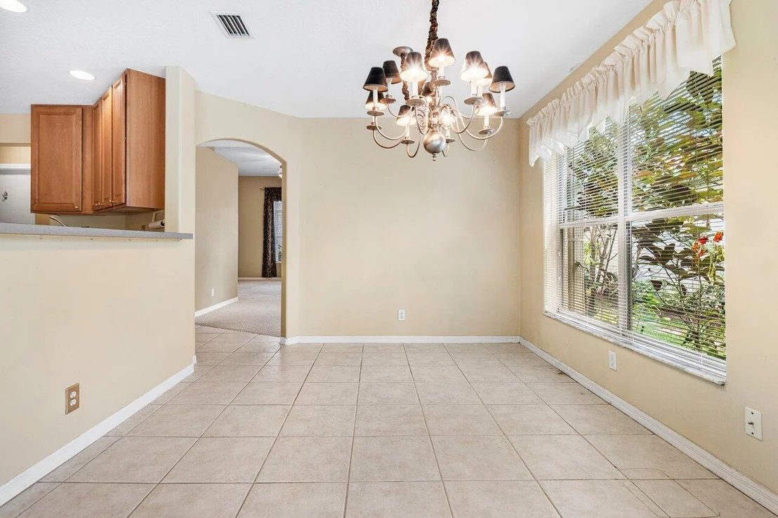 Photo of 542 Canoe Point