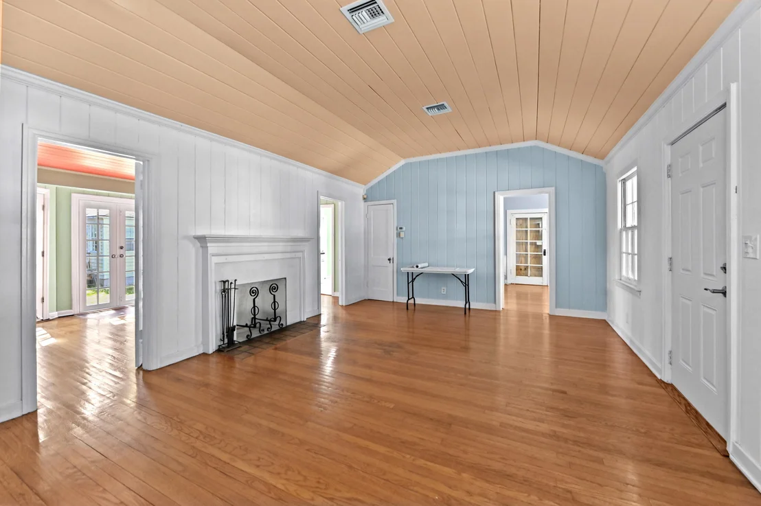 Photo of 53 Palm Square