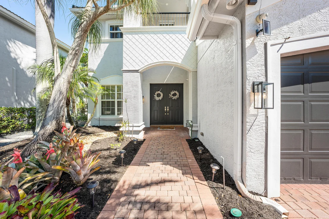 Photo of 8867 Starhaven Cove