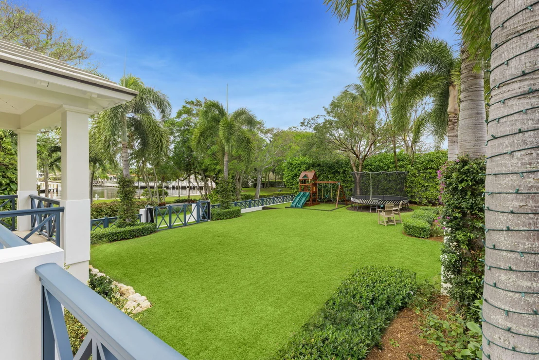Photo of 1222 N Ocean Boulevard