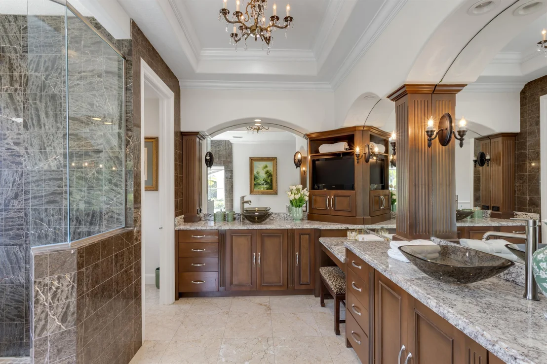 Photo of 917 Iris Drive