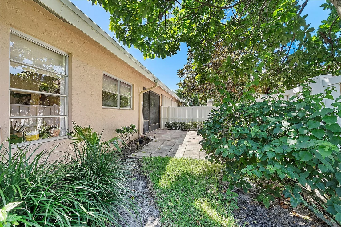 Photo of 8230 Springtree Road