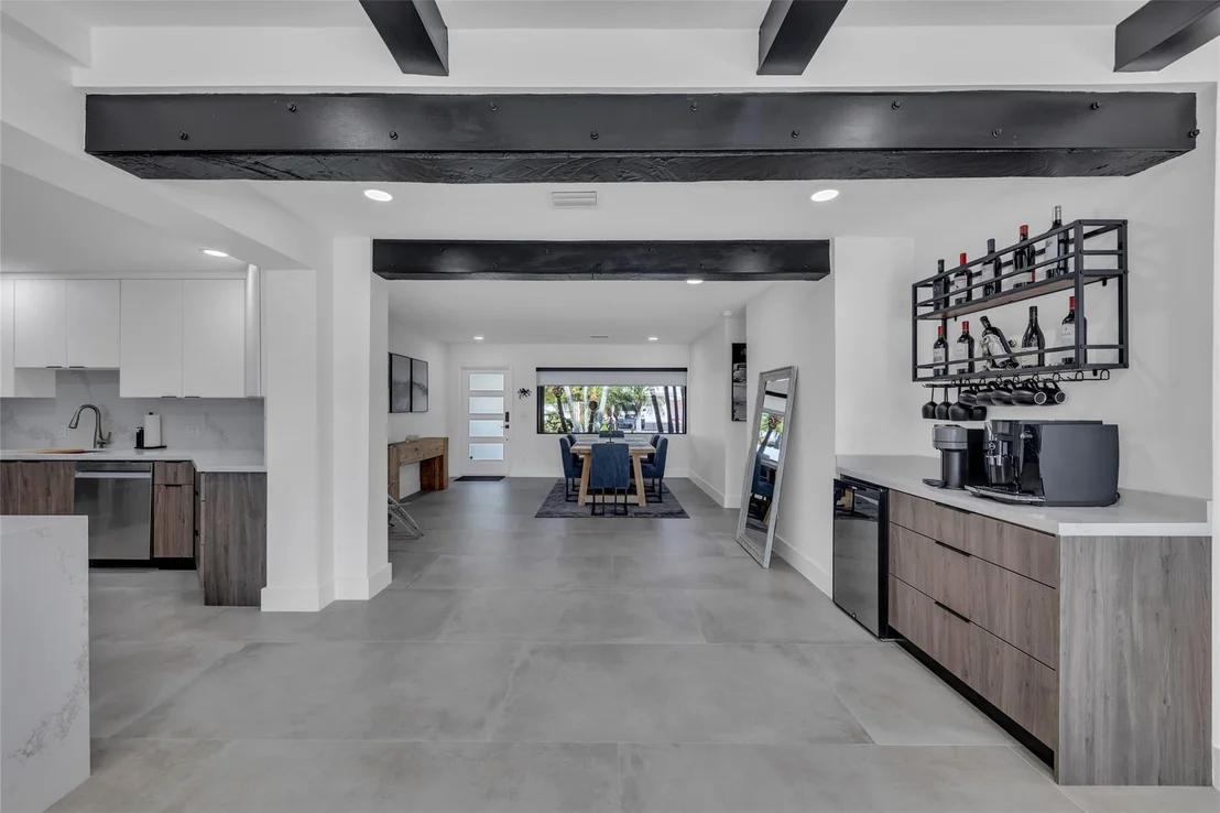 Photo of 160 SE 3rd Court