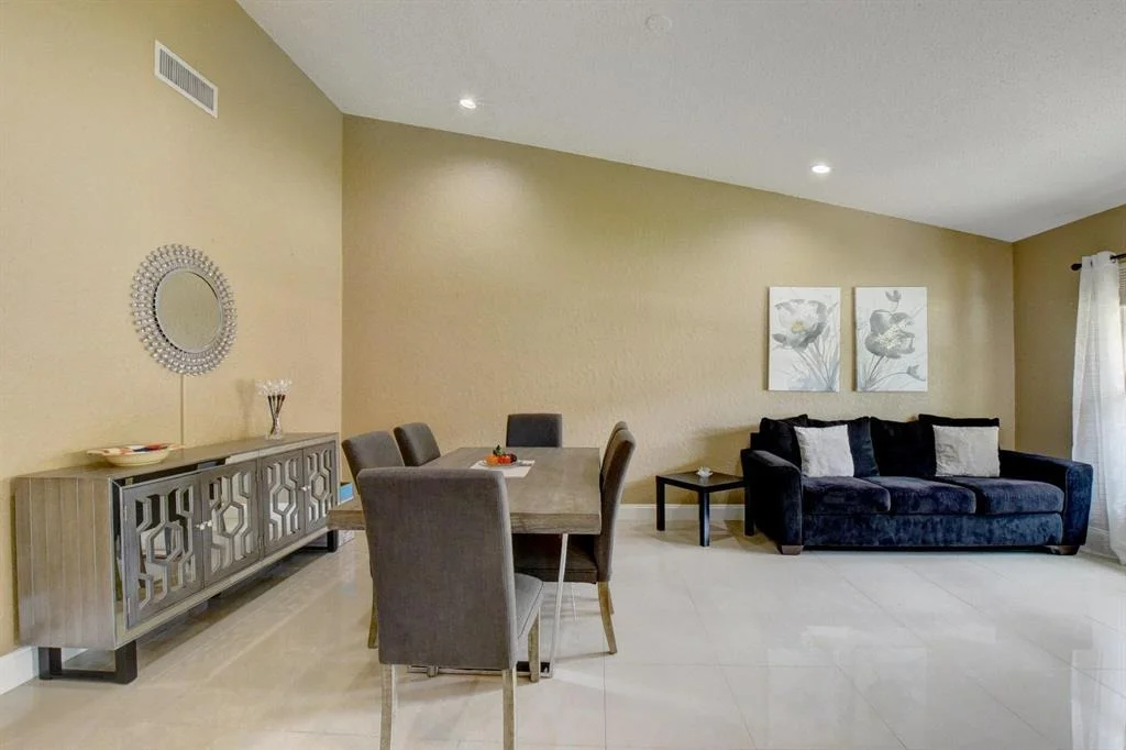 Photo of 11080 Lakeaire Circle