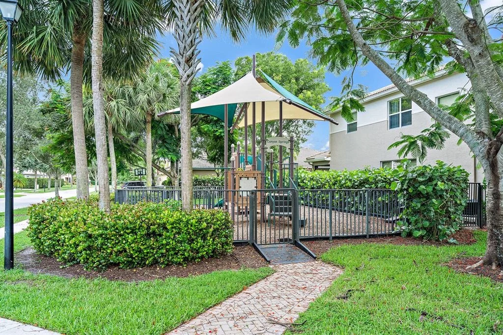 Photo of 7994 Emerald Winds Circle