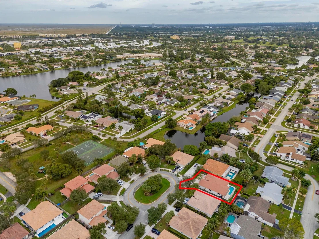 Photo of 16858 Crestview Lane
