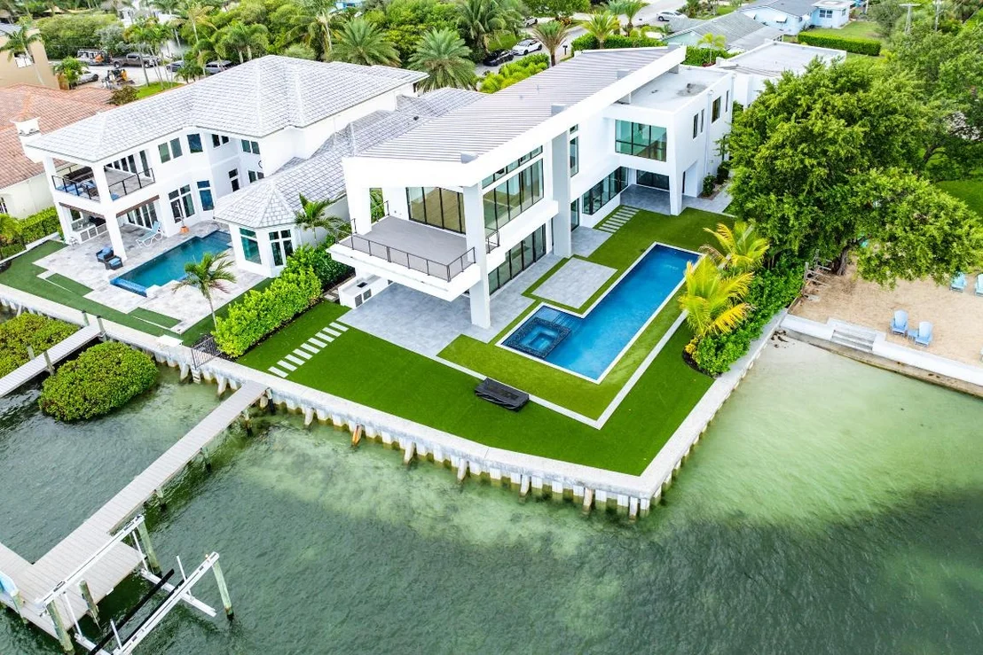 Photo of 3445 Harbor Road N