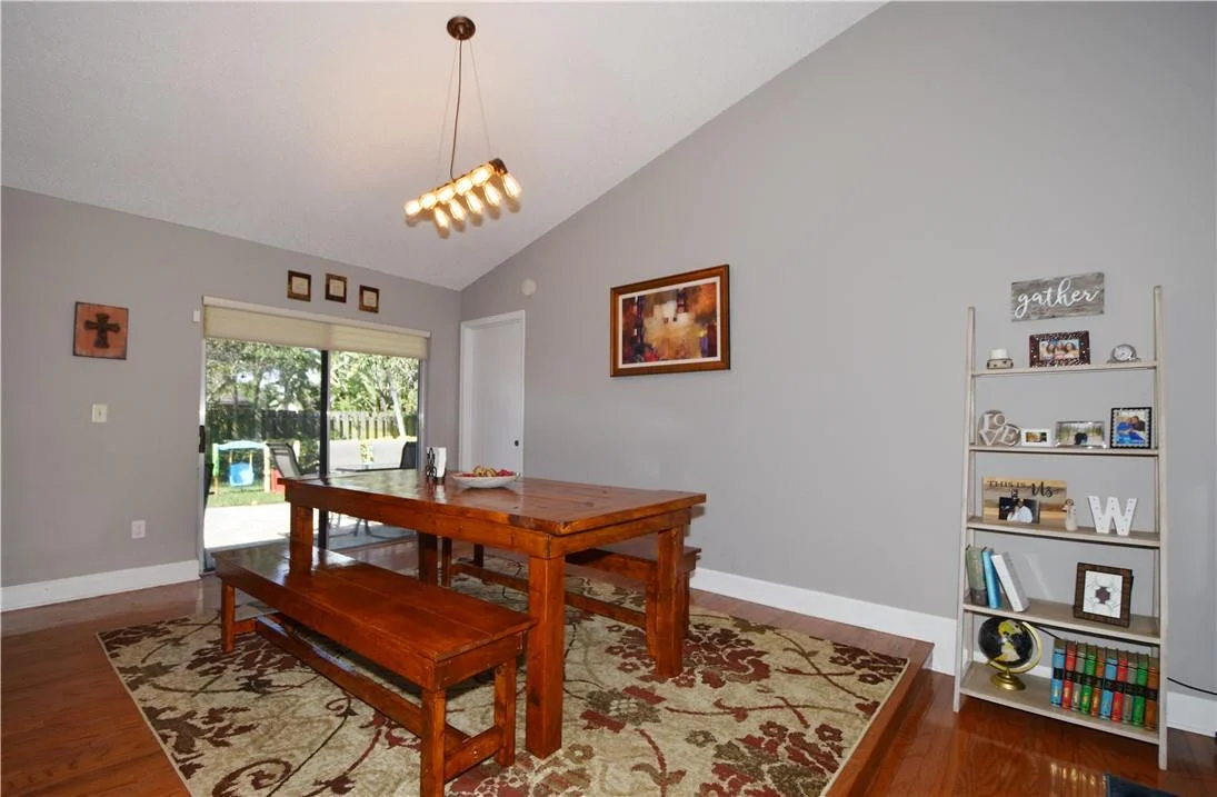 Photo of 562 NW 45th Way