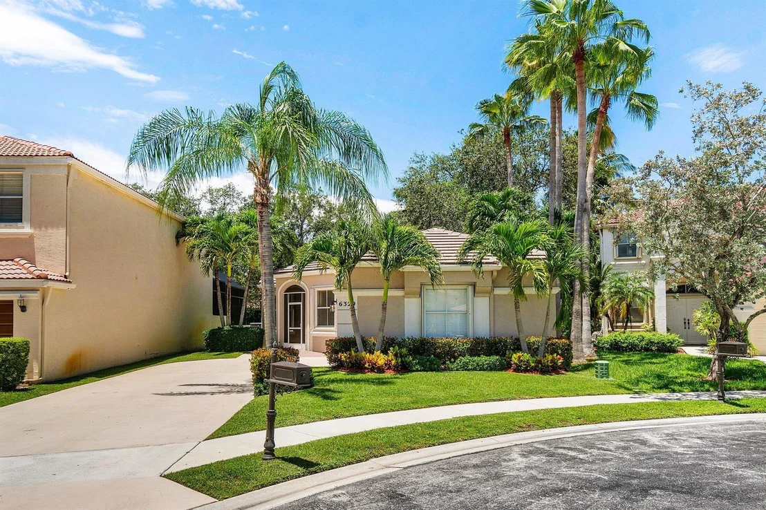 Photo of 6329 Stonehurst Circle
