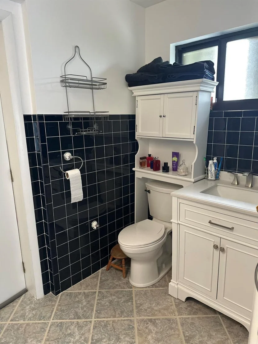 Photo of 309 Davis Road