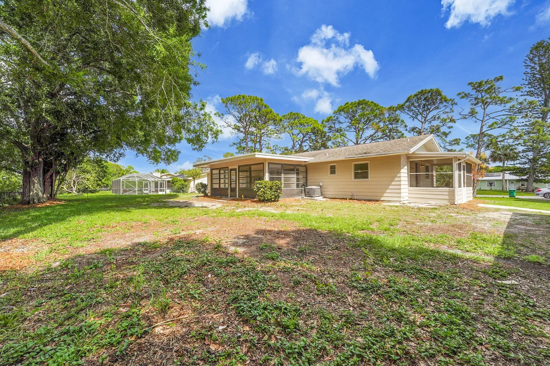 Photo of 5111 Palm Drive