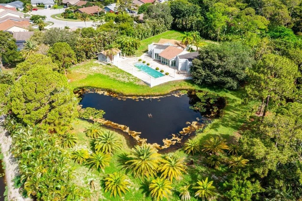 Photo of 6077 Pineneedle Lane