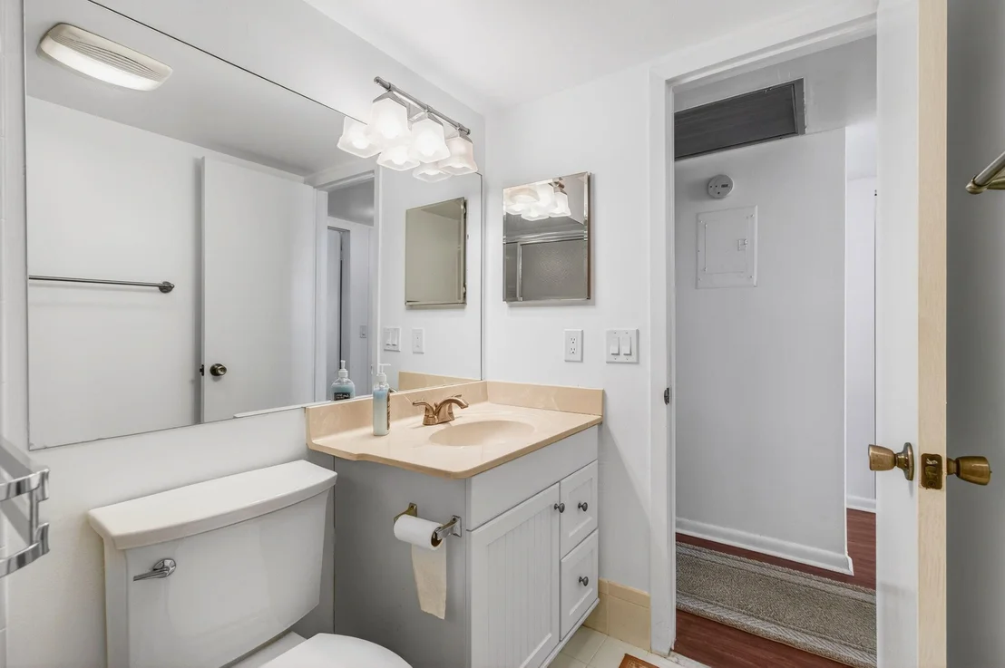 Photo of 2035 Cornwall B
