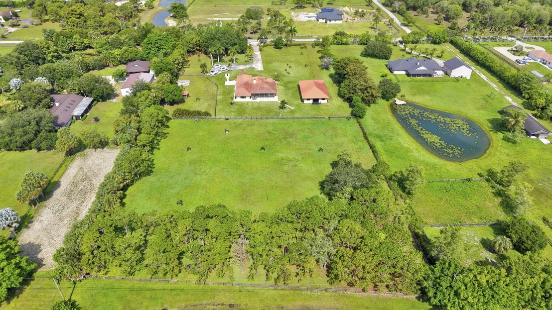 Photo of 2564 Deer Run Trail
