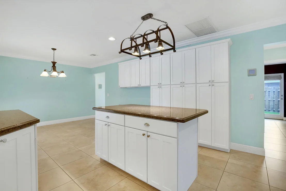 Photo of 618 Sunshine Drive