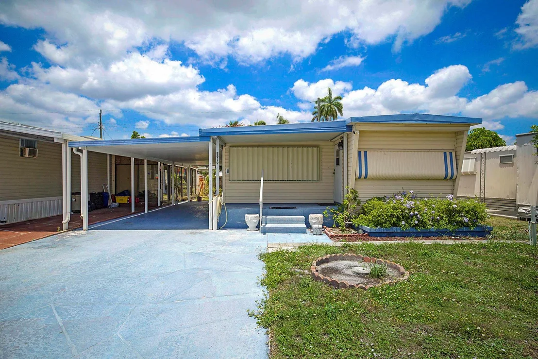 Photo of 8919 Palm Street