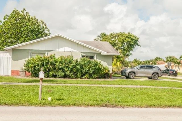 Photo of 453 Davis Road