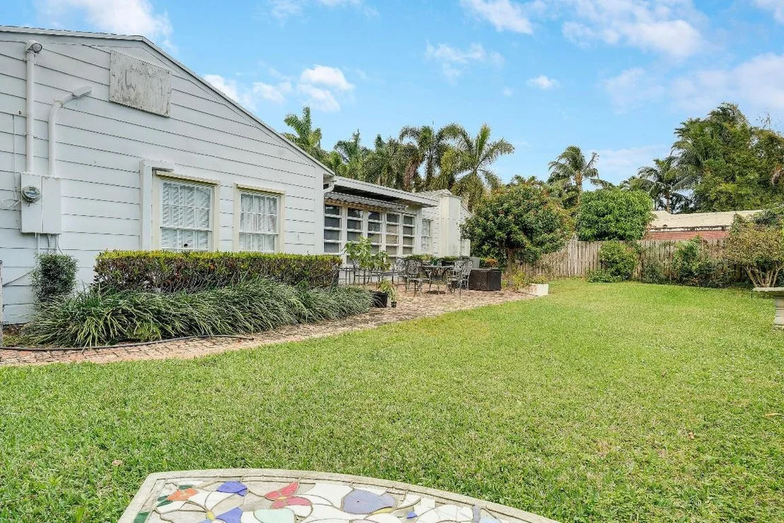 Photo of 212 Dyer Road