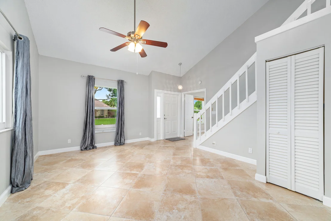 Photo of 333 Maplecrest Circle