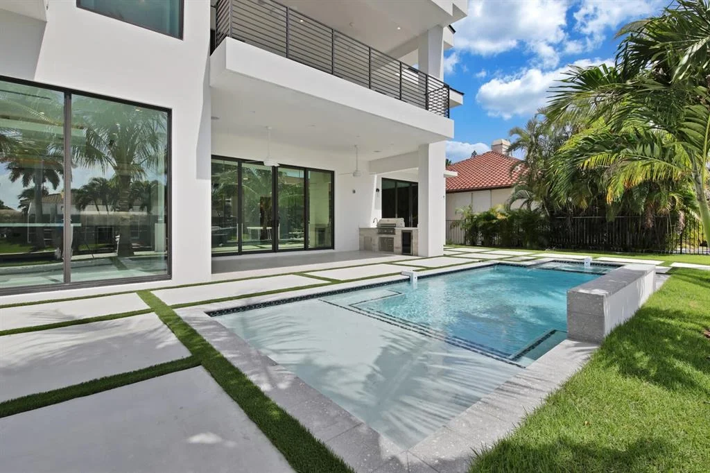 Photo of 960 Banyan Drive