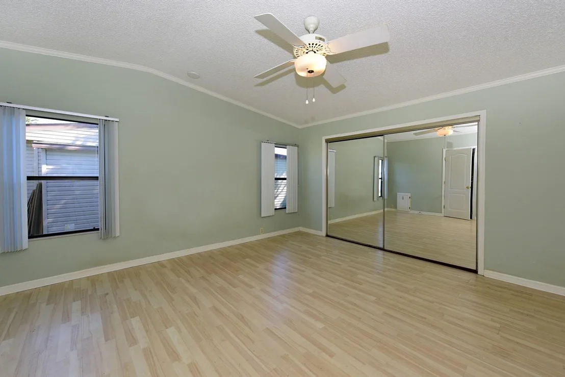 Photo of 550 Tarpon Drive