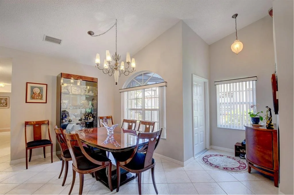 Photo of 6125 Heliconia Road