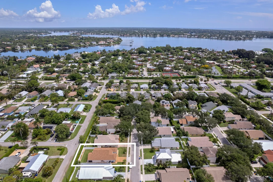 Photo of 145 Pennock Landing Circle