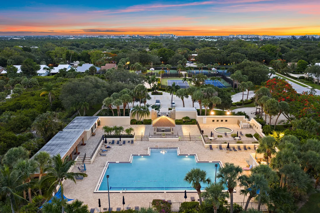 Photo of 348 River Edge Road