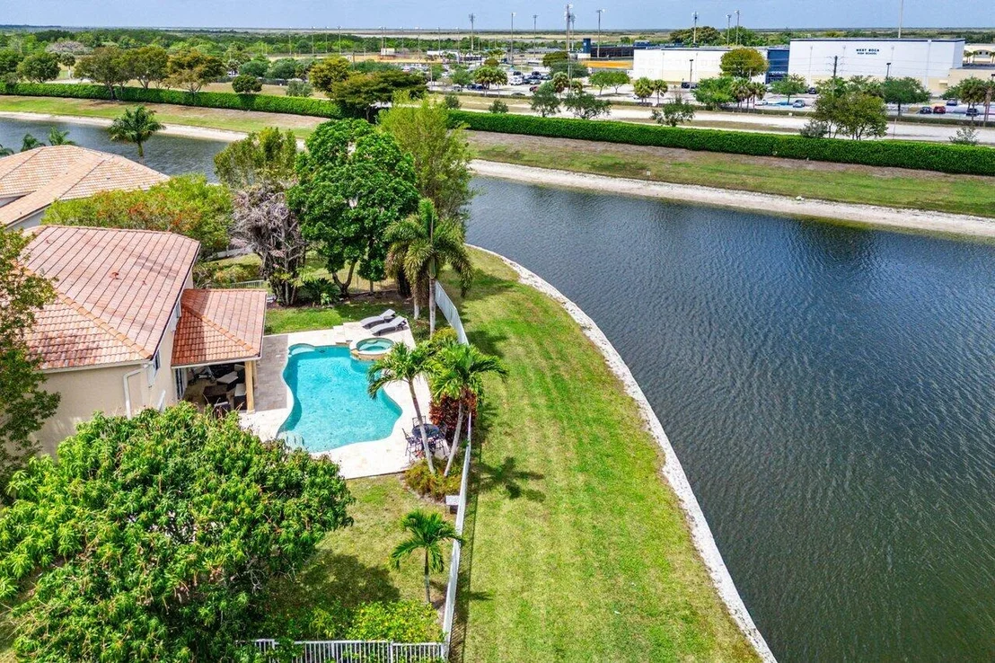 Photo of 21281 Waycross Drive