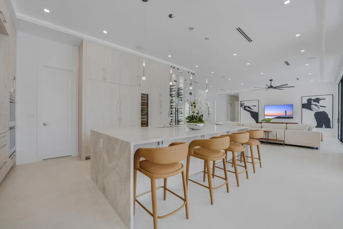 Photo of 948 Banyan Drive