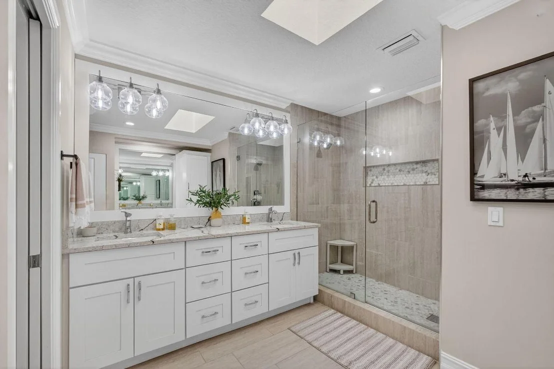 Photo of Unit B at 101 Half Moon Circle