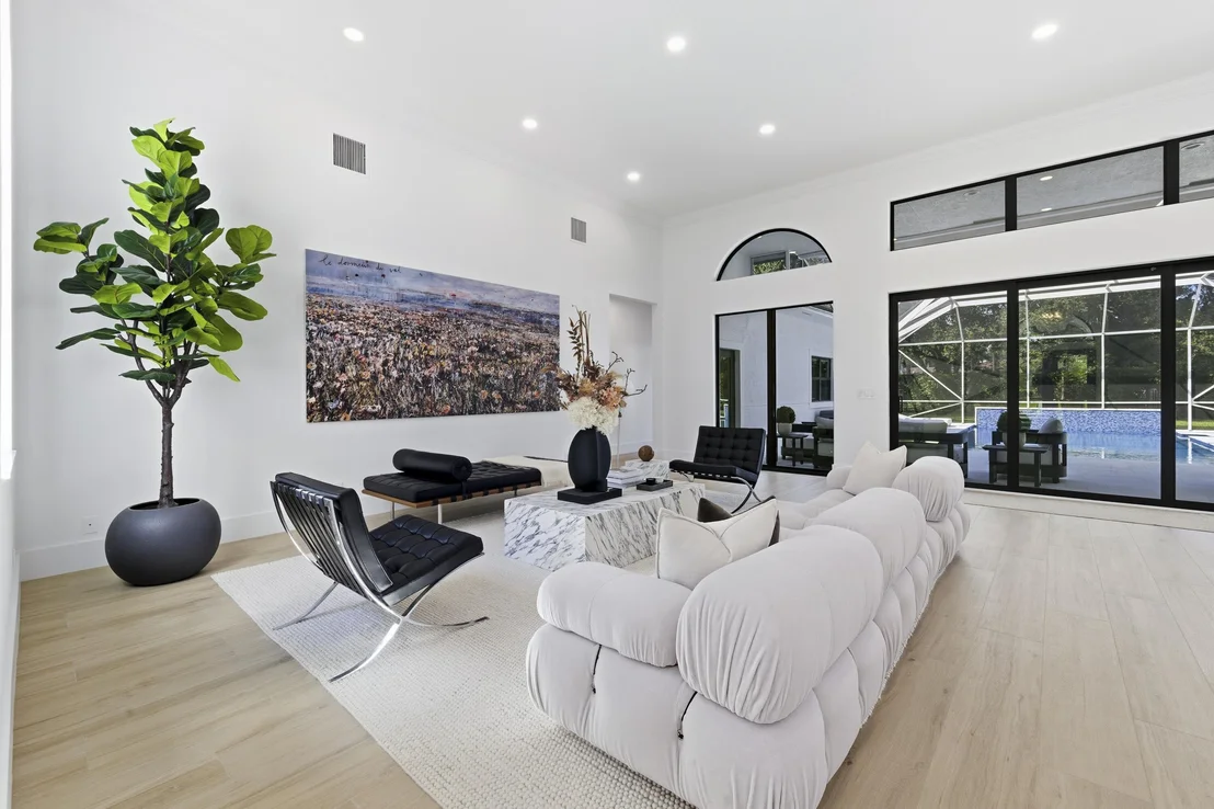 Photo of 2557 Seminole Circle