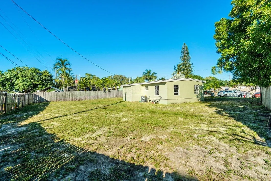 Photo of 390 Hibiscus Tree Drive