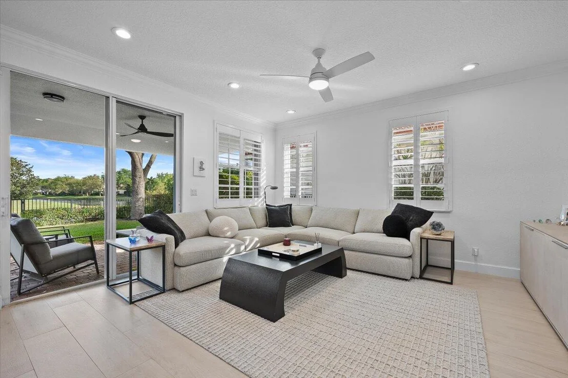 Photo of 653 Castle Drive
