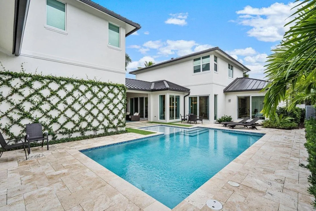 Photo of 217 Gulfstream Boulevard