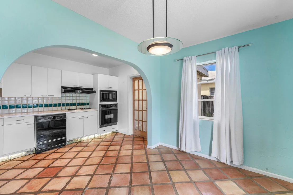 Photo of 122 Euclid Boulevard