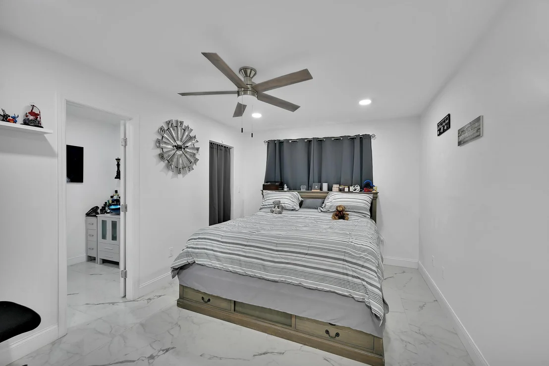 Photo of 2404 Dade Road