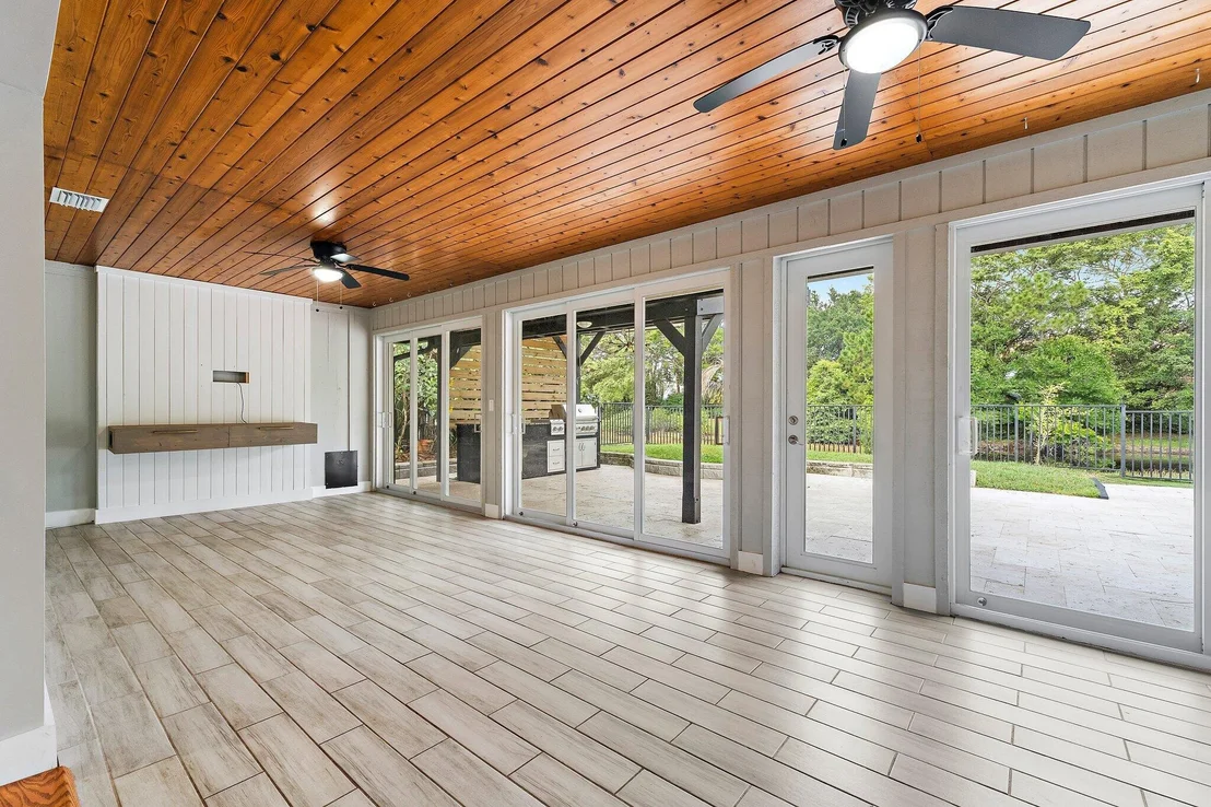 Photo of 18169 Lake Bend Drive