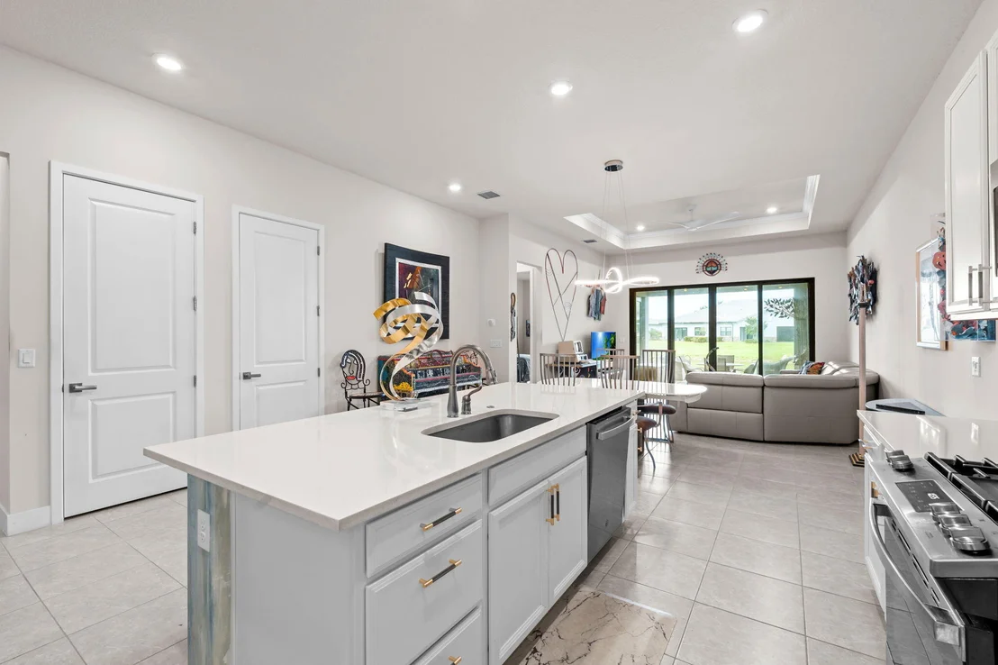 Photo of 7642 N Blue Spring Drive