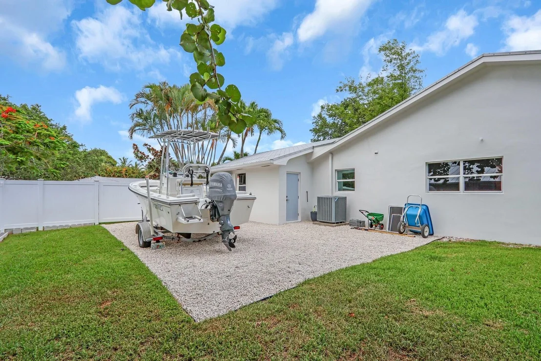Photo of 5114 Laird Lane