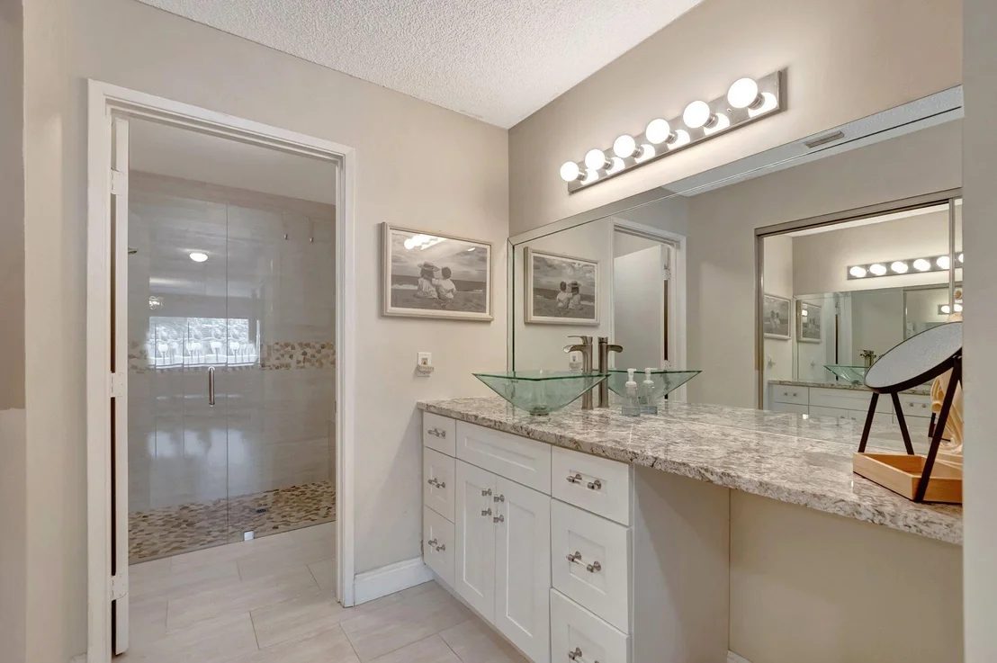 Photo of Unit C at 8081 Springtree Road