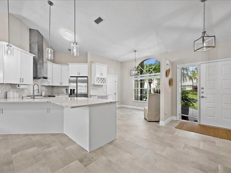 Photo of 237 MOCCASIN Trail W
