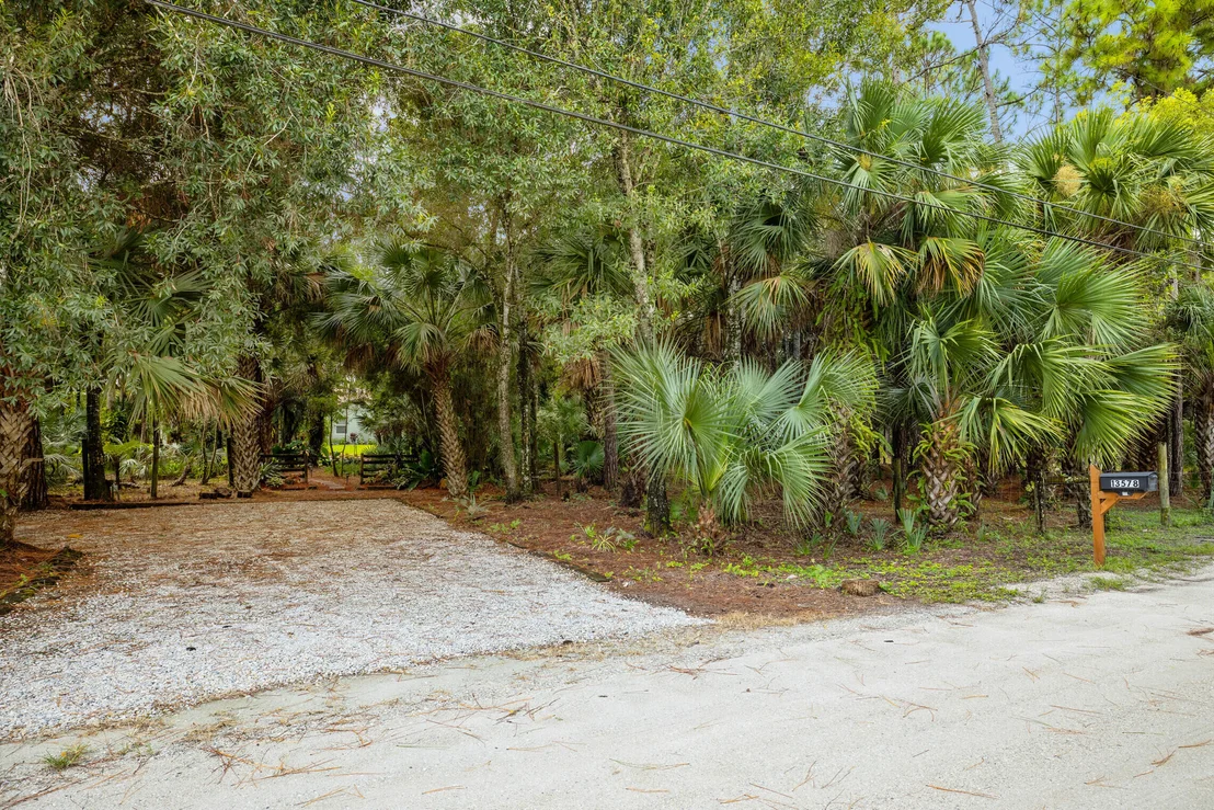 Photo of 13578 Edith Road