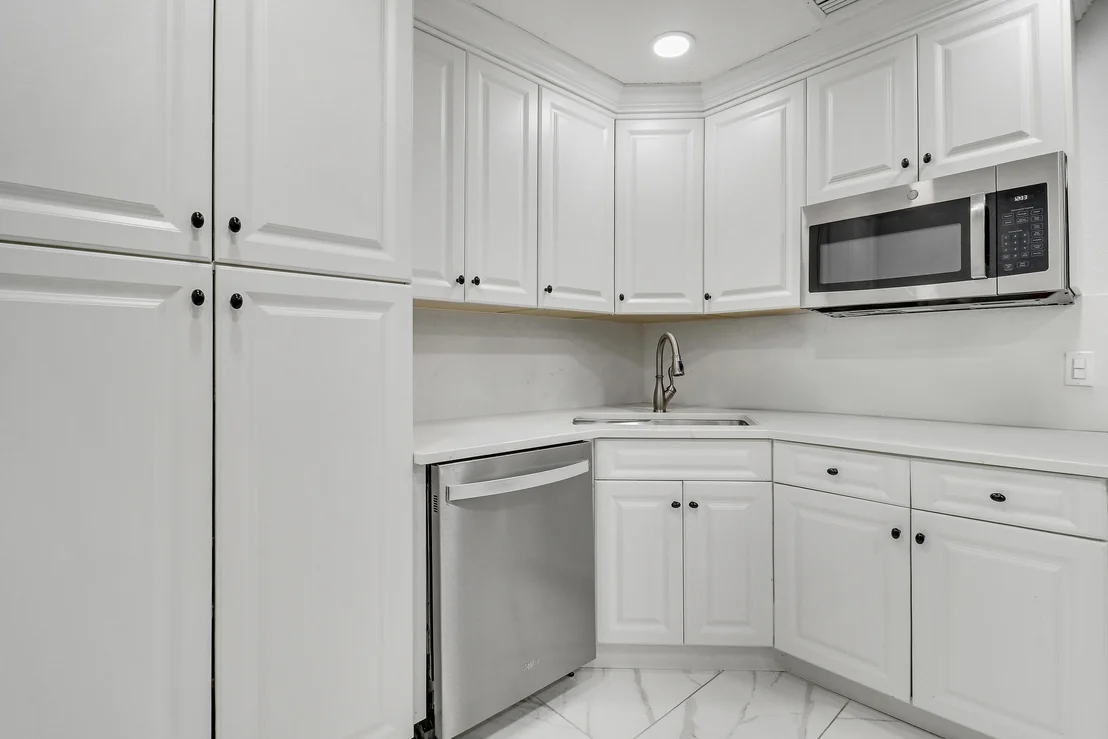 Photo of 935 Orange Drive
